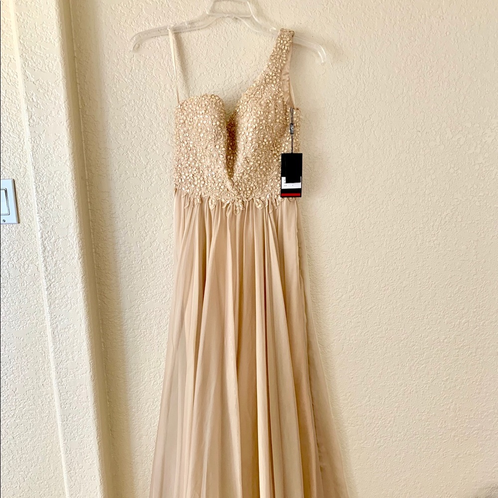 Le Femme Nude Beaded One Shoulder Gown Size: 4